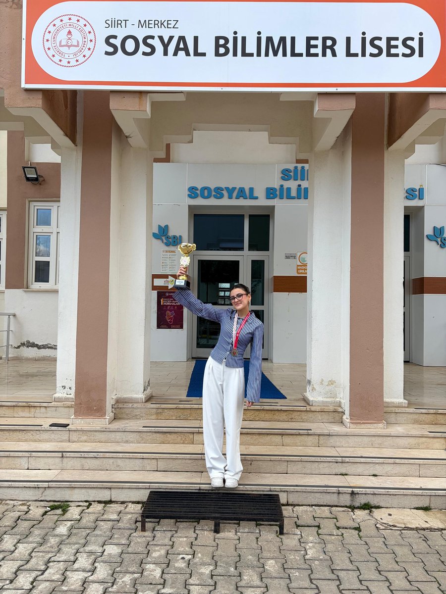 Okulumuzdan İl İkinciliği Başarısı 🥈

Okulumuz öğrencisi Hümeyra Kazğan, 2026 Gençler Arası Şiir Okuma Yarışması’nda sergilediği etkileyici performansla il 2.si olmuştur.

<a href="/tcmeb/">Millî Eğitim Bakanlığı</a>   <a href="/SiirtValiligi/">Siirt Valiliği</a>   <a href="/MemSiirt/">Siirt_Mem</a> 
<a href="/saz_ilhan/">ilhan SAZ 🇹🇷</a>   <a href="/murateldemir4/">murateldemir</a>