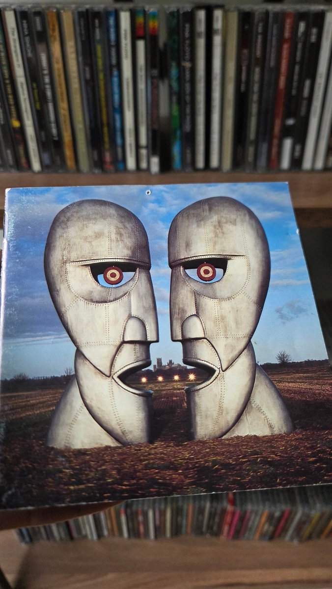 ActivistOfMusic's tweet image. Now Playing: Pink Floyd 🎧
Album: The Division Bell
#OnRepeat #MusicVibes #Tunes