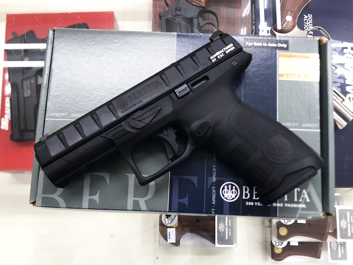 gifu36768954's tweet image. #KSC の新作 #ガスガン BERETTA APXが入荷しました！
BERETTA社オフィシャルライセンスの一挺です
コンパクトながらKSC最大級の大口径16mmエンジンによる強烈なブローバックが味わえます
初回ロットは生産数の都合で流通数が少ないそうですのでお早めに！

本体 税込￥34,900
MAG 税込￥5,900
#サバゲ