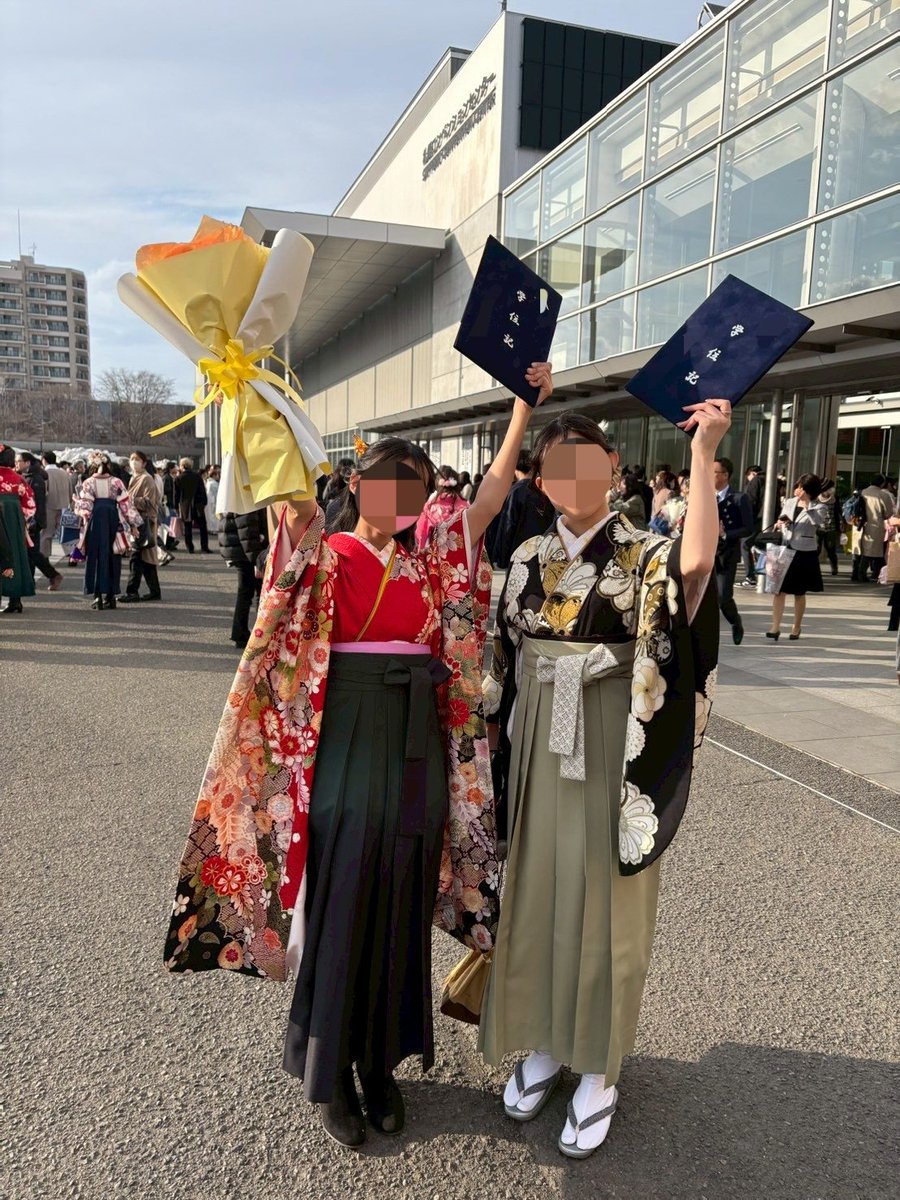 ot_ma21_'s tweet photo. 3月があっという間に終わり、今日から社会人。
無事に卒業し、国試も合格したので作業療法士としてここからスタートです。学生時代にお世話になった皆さま、本当にありがとうございました。これからもどうぞよろしくお願いいたします！正直、とっても不安ですが一歩ずつ進んでいきます🌱 https://t.co/BTYTqBmSFr