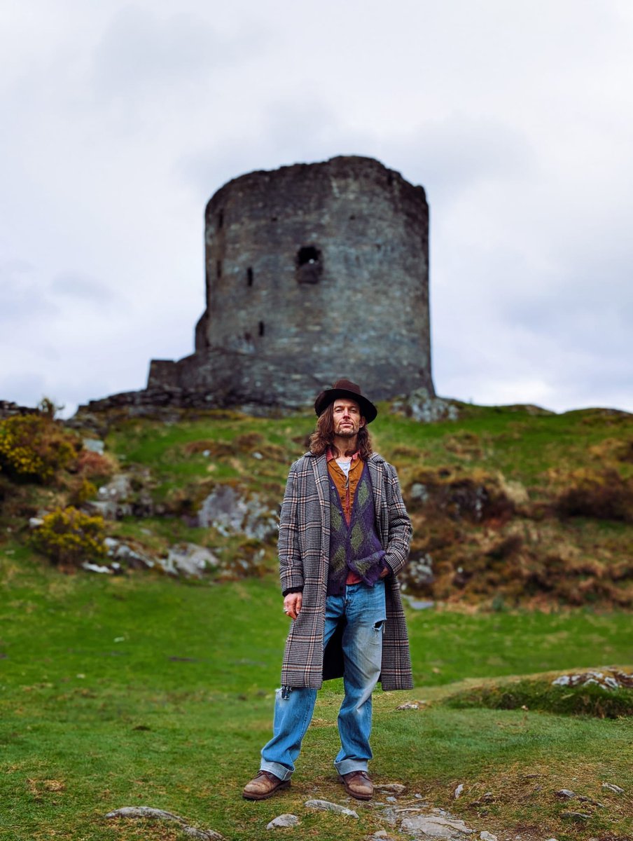 TheJPEGGallery ⌐◨-◨ tweet media