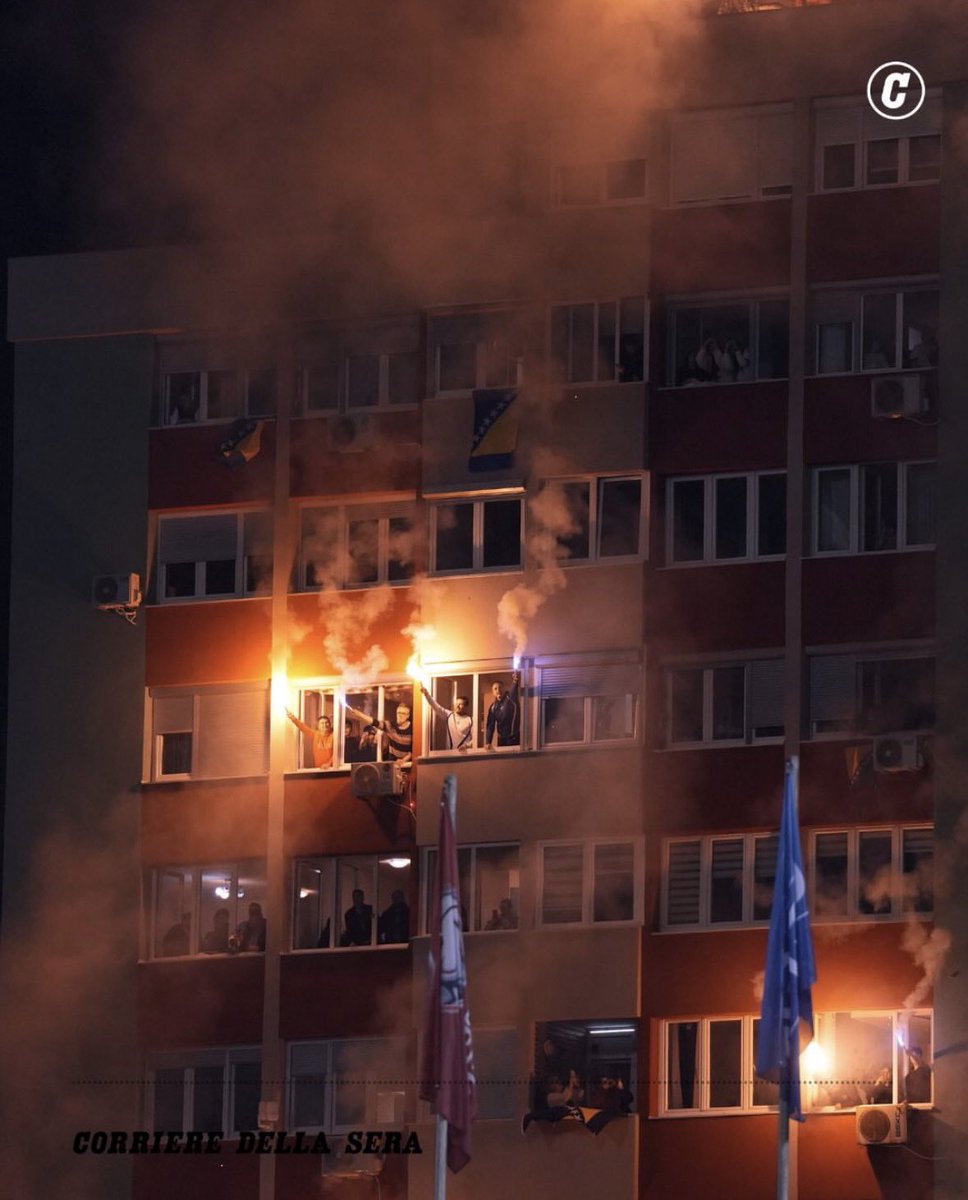 Italia sconfitta ai rigori nel catino infuocato del Bilino
Polje di Zenica: è festa Bosnia, le immagini dallo stadio
Italia, Bosnia, Mondiali