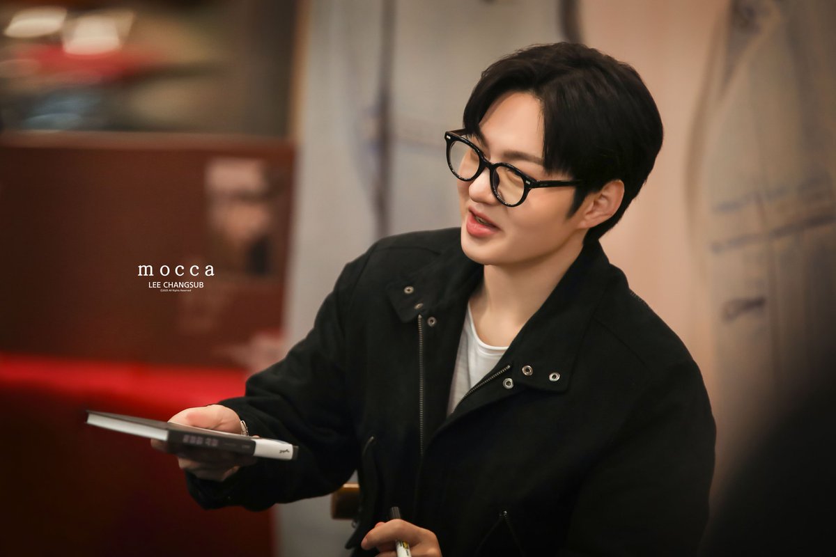 ᴍᴏᴄᴄᴀ☕️ tweet media