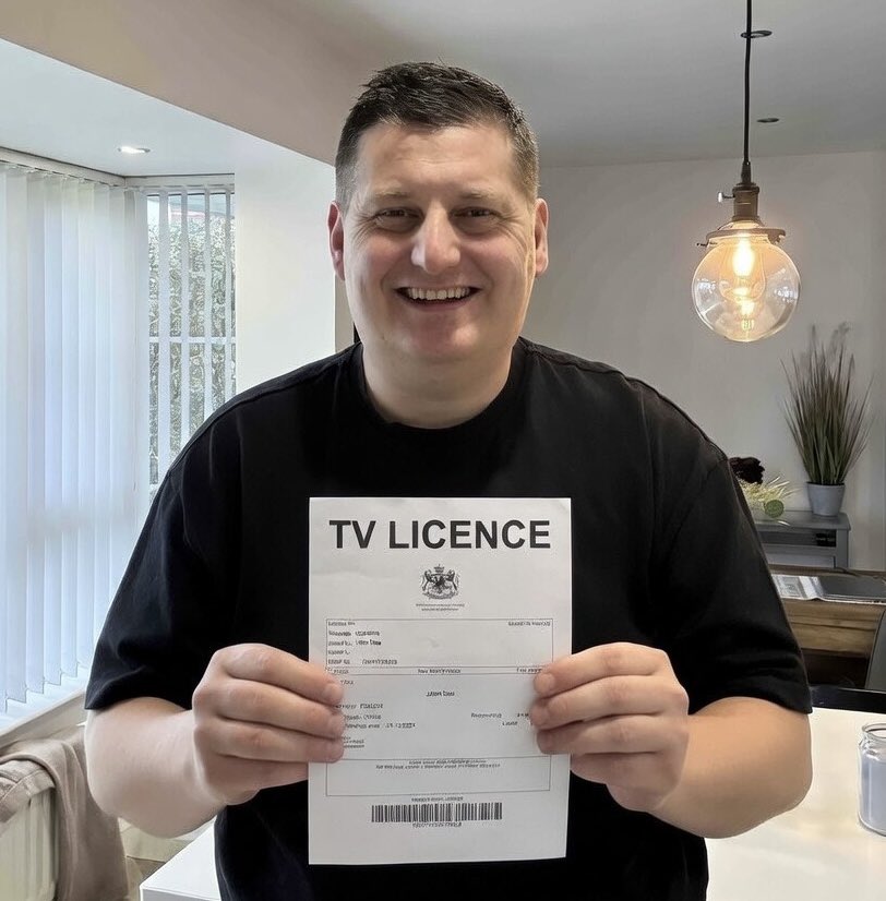 Stuart Robinson tweet media