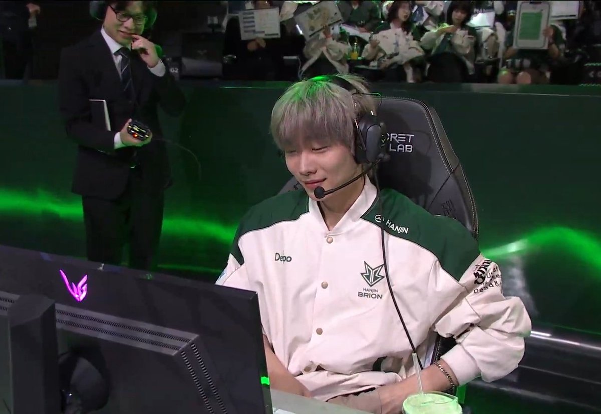 ilovefaker tweet media