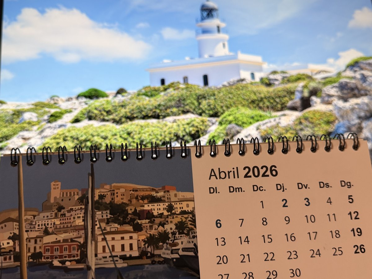 PortsdeBalears's tweet image. 📅 Avui el nostre calendari indica que canviam de mes. 🤗 Avui 1 d'abril iniciam mes amb una il·lustració del port d'Eivissa de Vero Sobrinho. #apb #portsdebalears
