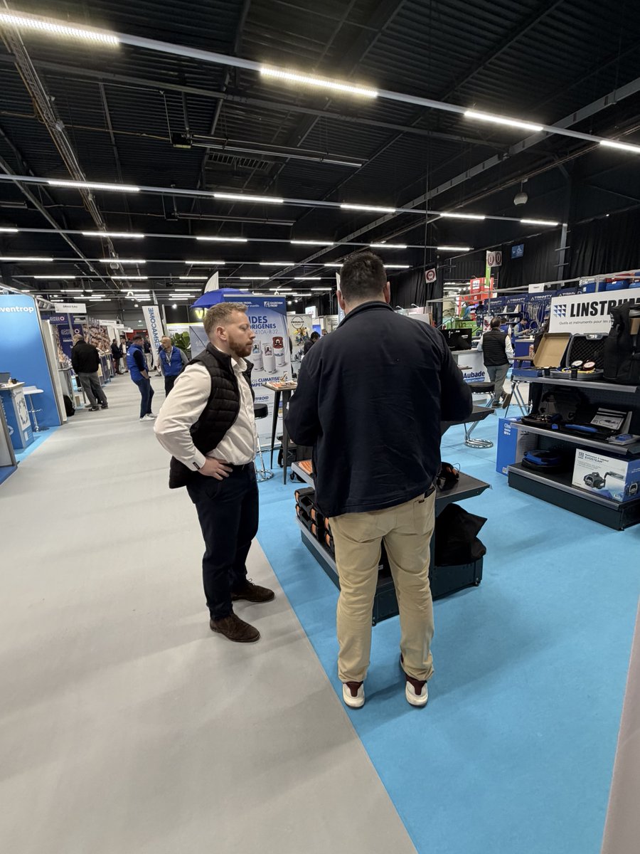 Testo France tweet media