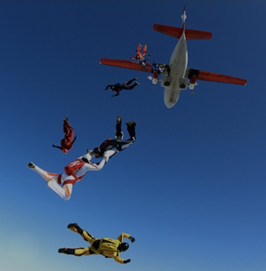 SmartassLisa's tweet photo. @only8words
#oldonly8
📸: Pilot Workshop
#Free_fall, questionable decisions, WHY?? Perfectly operating airplane….. https://t.co/N6x1M72vIl