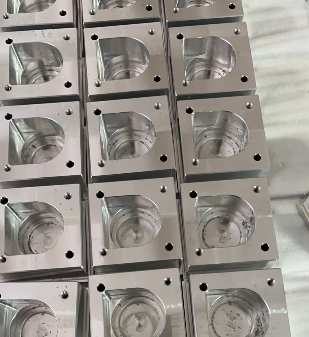 BellaZh20232627's tweet image. #CNC #Prototype