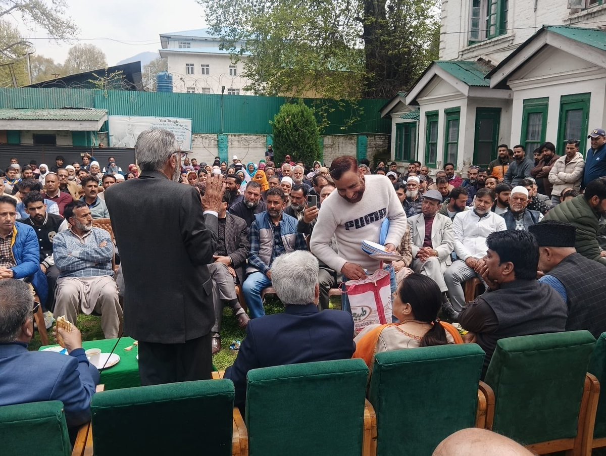 A warm felicitation function was held at JKPDP Headquarters to welcome Jb Ghulam Nabi Lone Hanjura on assuming charge as General Secretary (Organisation). He was received by the entire leadership, marking a renewed focus on strengthening the party’s organisational structure and
