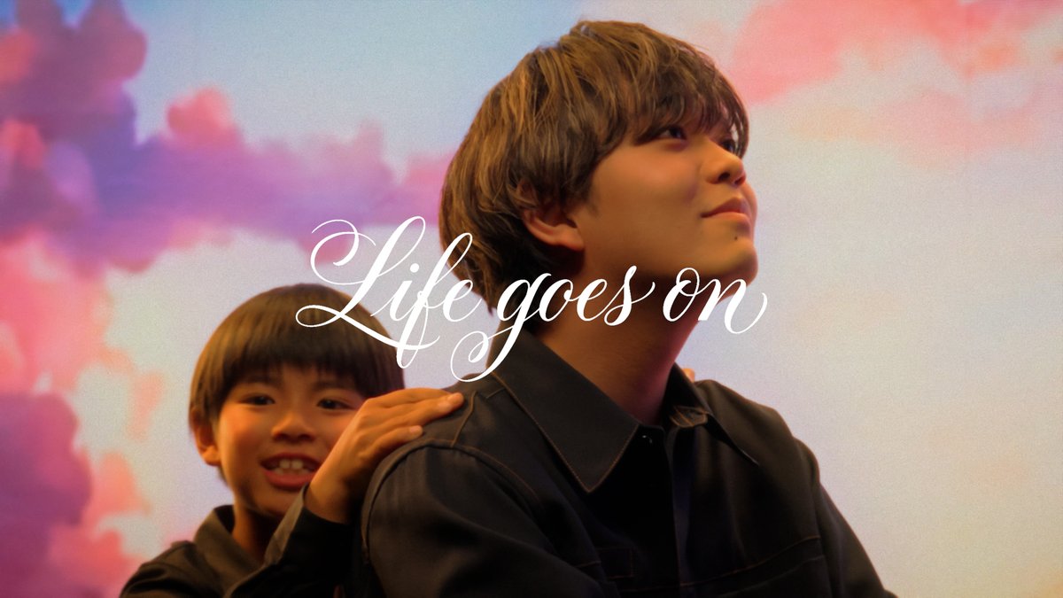 berry_meet_'s tweet image. 🎞✨新曲MV公開✨🎞

｢Life goes on｣の
Music VideoがYouTubeにて
公開されました‼️

／
春にピッタリな心温まる
作品になっているので是非見てね👀
＼

🔗youtu.be/PwzfooDq5OI

#Lifegoeson #berrymeet #ベリミ
