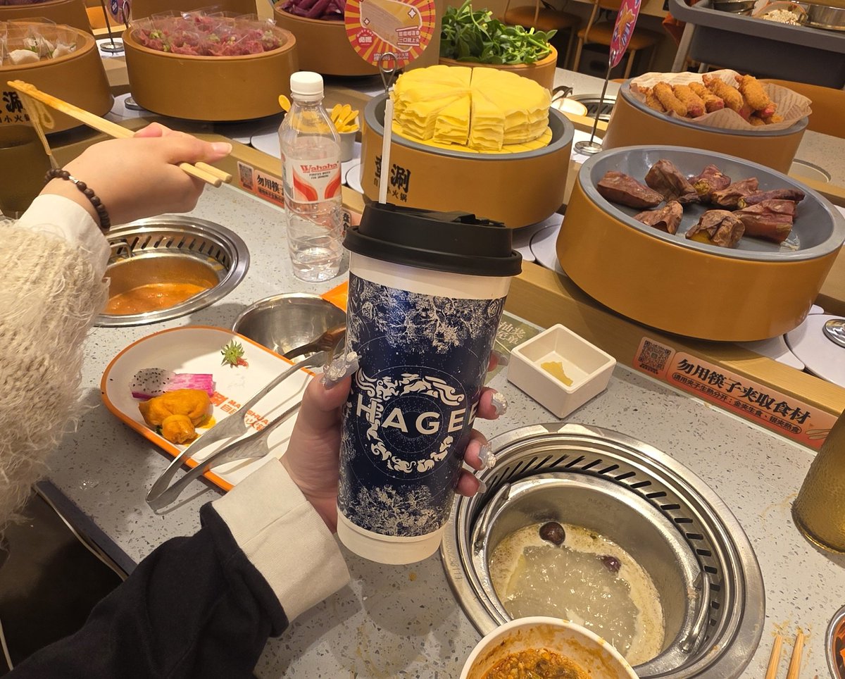 • ⩊ • tweet media