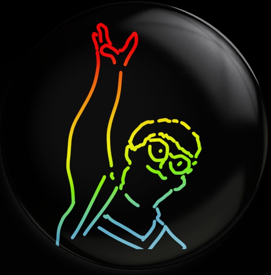 我看起來像外星人？？？
眼睛跟手都是🤣
#新個人資料相片