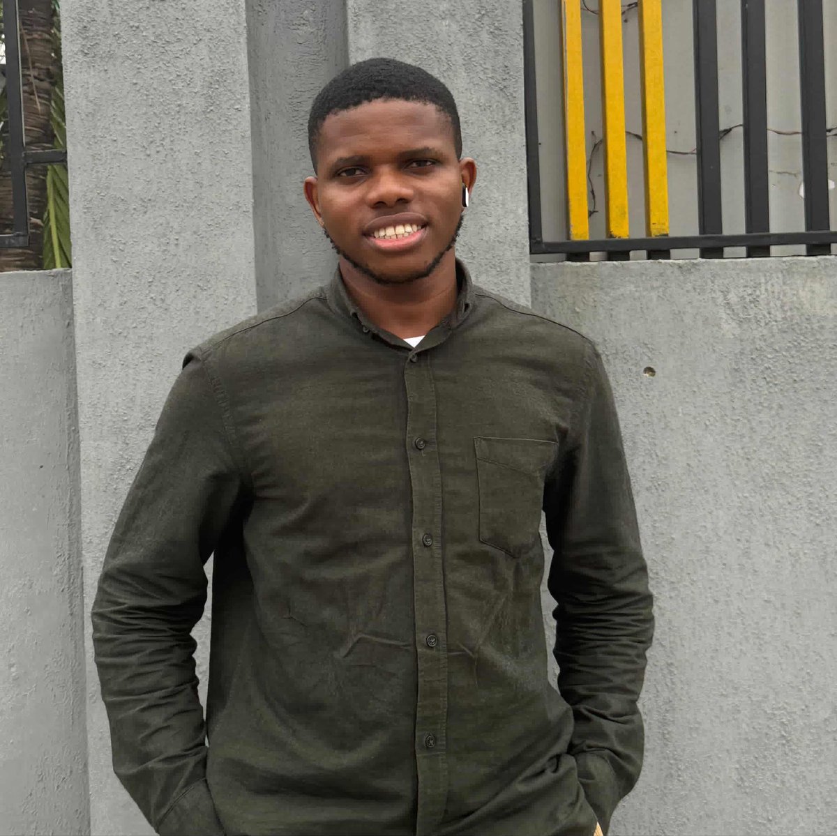 EtuksaviourAnt1's tweet photo. My name is Saviour Etuk and I'm a 400 level Petroleum And Gas Engineering student at the University of Lagos. I'm actively looking for an internship opportunity in an oil and gas company in Nigeria for my 6-month SIWES programme. Attached is my CV, I need a place to learn &amp; grow. https://t.co/QZOkUGrIHH