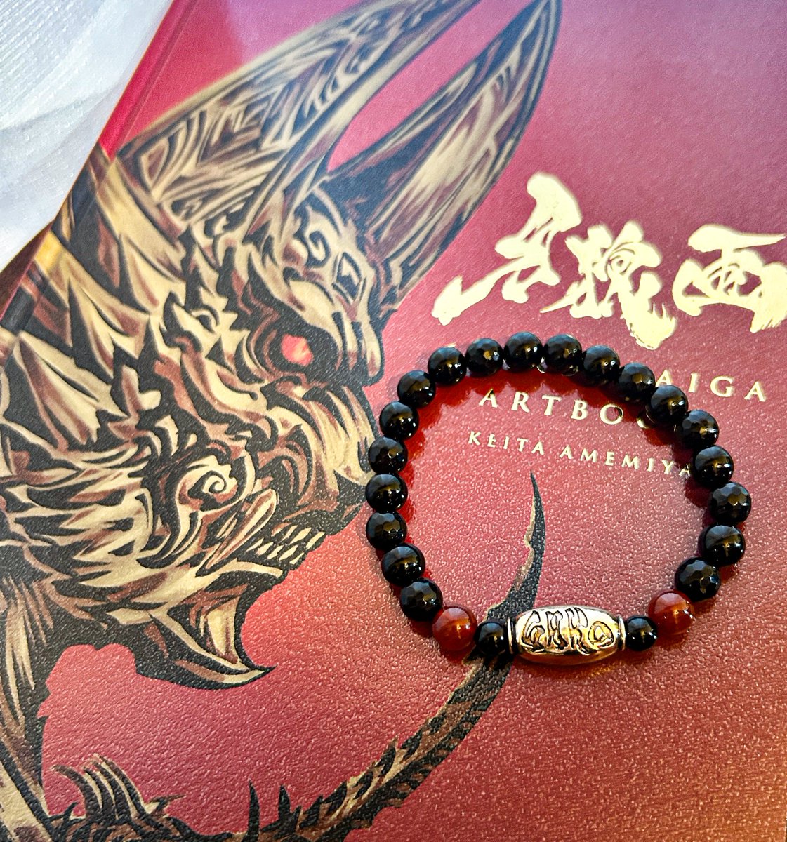 ◣ 牙狼＜GARO＞TAIGA アートブック◢
FAV ALLでご予約のお客様へは、明日より順次発送致します。到着を楽しみにお待ちくださいませ✨

／
ブラックオニキス×天然石のブレスレット
「GARO」「ZERO」
鋭意制作中 ‼️
＼

#牙狼画展
#大阪NEWGOODS
#牙狼