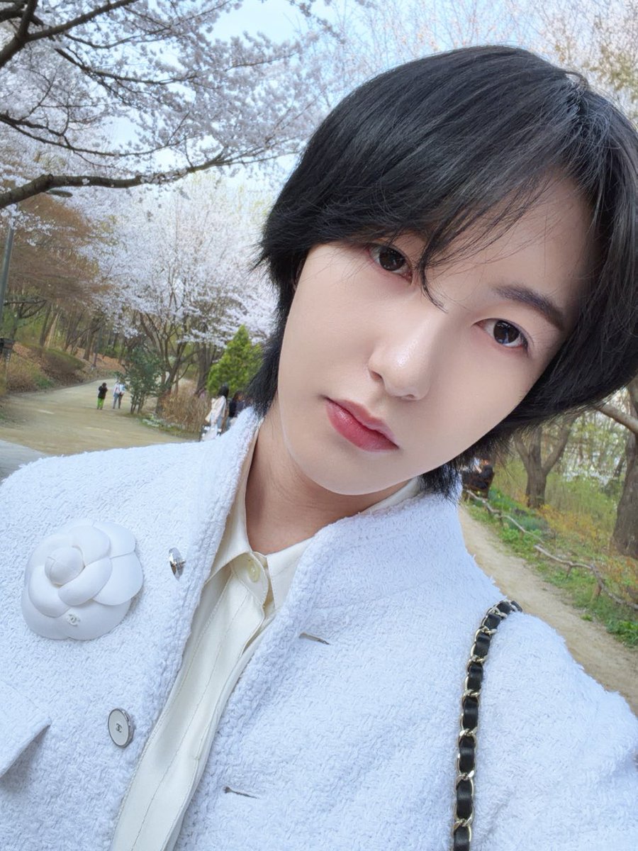 อมกกกกกกกกกก น่ารักมากㅠㅠㅠㅠㅠㅠㅠㅠㅠㅠㅠㅠ เซวฟี่ คือที่อะ ชอบชุดนี้มากก ><