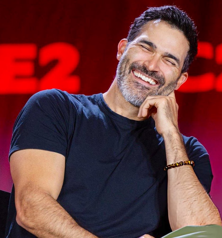 Tyler Hoechlin Archive tweet media