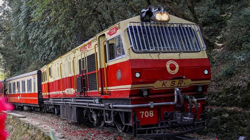 Indian Railway: गर्मी की छुट्टियों में आवागमन में नहीं होगी परेशानी, समर स्पेशल ट्रेनों को चलाने का निर्णय, कंफर्म टिकट मिलने में होगी आसानी, यहां देख... 

रिपोर्ट: <a href="/udayaajtak/">UDAY GUPTA</a> 

#Travel #Summer #Railways #Tickets #Holidays #SpecialTrain 

पूरी ख़बर पढ़ें: