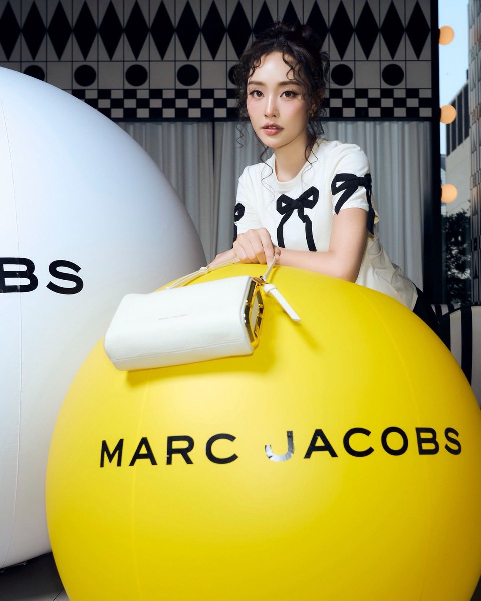 tb_entofficial's tweet photo. น้ําตาล พิจักขณา ในงาน Marc Jacobs เปิดตัวคอลเลกชัน Spring/Summer 2026 ภายใต้คอนเซปต์ "Make Your Marc"
#MarcJacobsTH #MarcJacobs
#p_namtarn #น้ำตาลพิจักขณา https://t.co/jjzpNKj14y