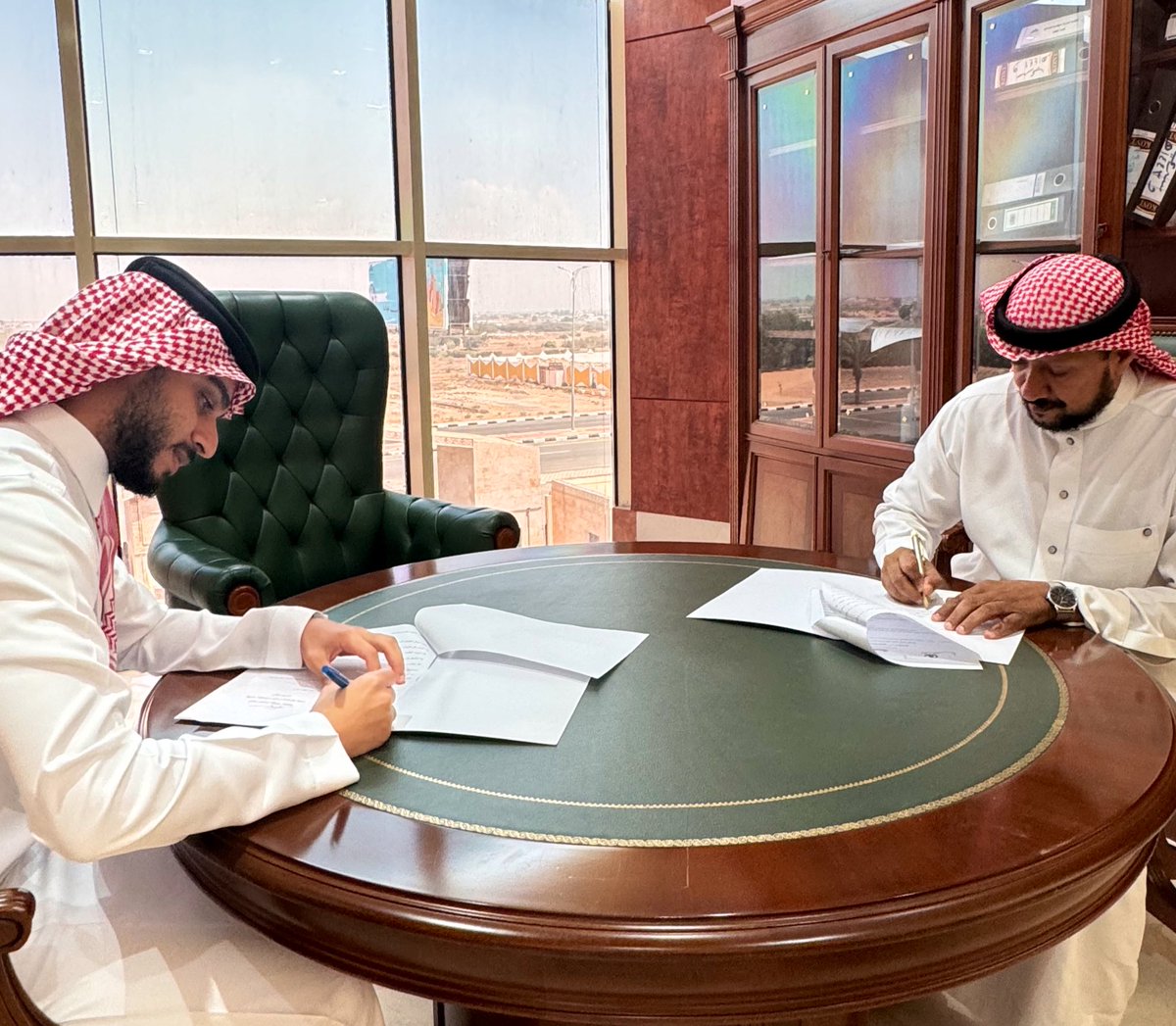 وقّعت #بلدية_الموسم اتفاقية شراكة مجتمعية مع #جمعية_رفق_لإكرام_الموتى ، بهدف تحقيق التواصل والدور التكاملي المشترك في مجال الخدمات الاجتماعية والإنسانية فيما يخص إكرام الموتى بمركز الموسم والقرى التابعة له.