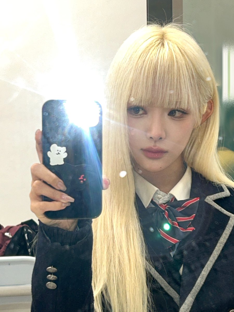 geeniusofficial's tweet photo. #예영이예영

선생님이 너 ��무실로 오래  

#지니어스 #Geenius
#예영 #Yeyoung #イェヨン https://t.co/5iK3z3tU4P