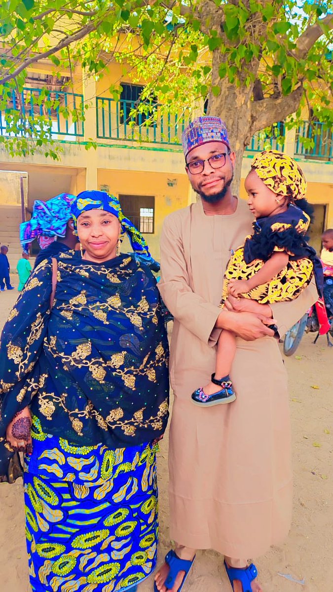 Nazifi_Maikano's tweet image. May The Jalla Wa Azza keep strengthening, enrich, and shower all his blessing to my family.

#family #familyOverEverything #LaFamilia
