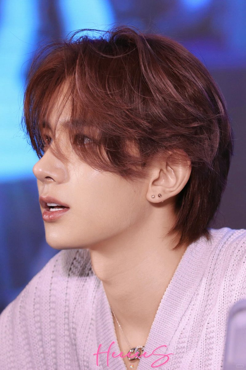THE PRETTIEST SIDE PROFILE EVER