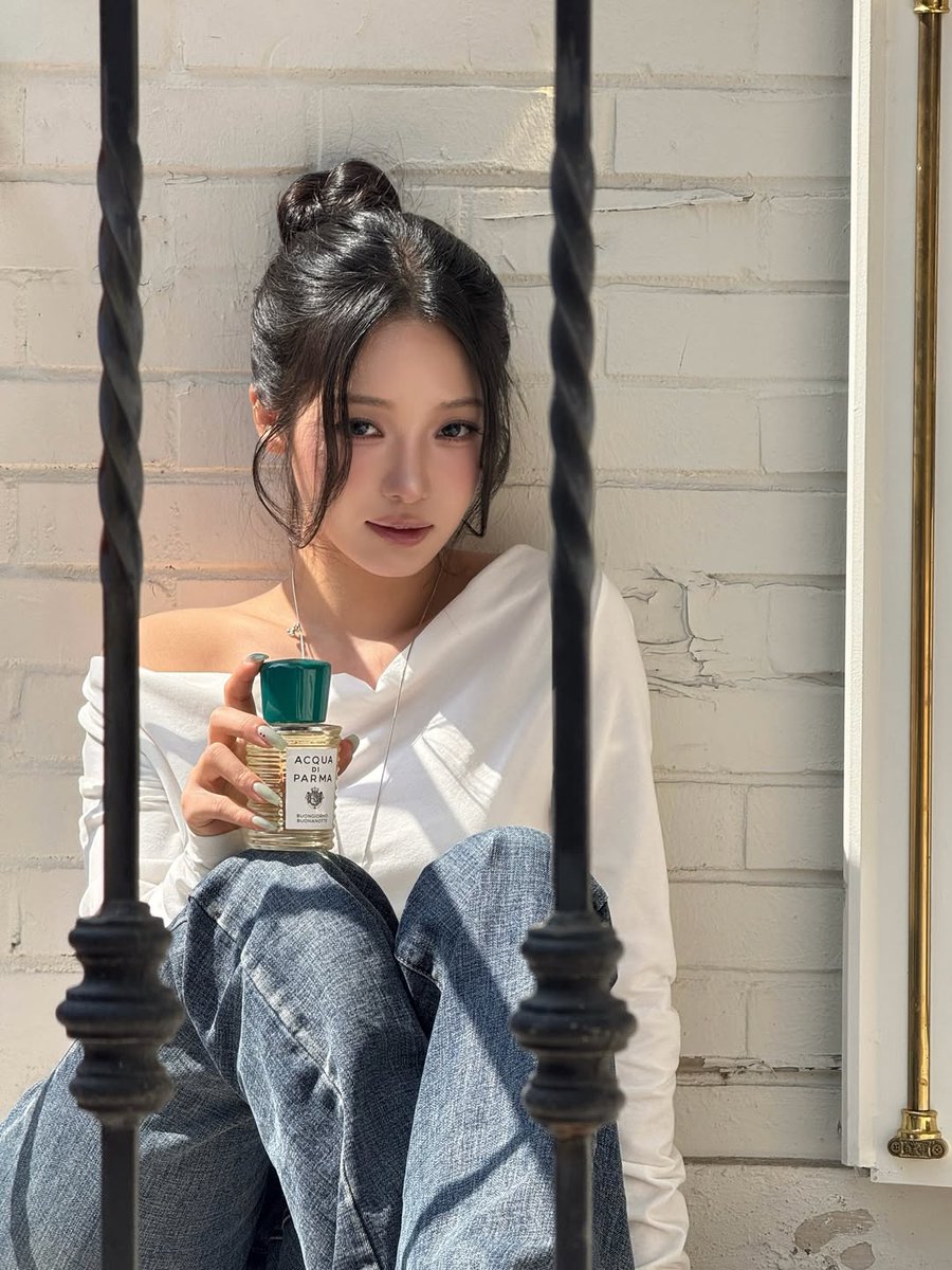 fiq_D_flover's tweet image. [🐑 rosieline_] -Instagram Update-

#advertisement @/acquadiparma

#노지선 #RohJisun