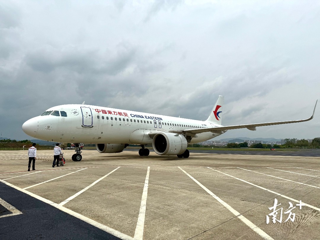 thisisGBA's tweet image. #Flight |✈️ New direct flight connecting #Meizhou &amp;amp; #Shanghai is here! #ChinaEasternAirlines launched route MU6383/6384 on March 31 🎉

Flights operate 3x weekly: Tue, Thu, Sat
Shorter travel, better connections between Guangdong &amp;amp; East China 🌏

See the