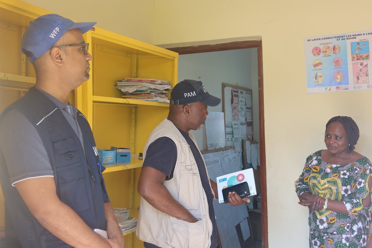 PamCongo's tweet photo. @PamCongo_CD recently visited Makana II, Soumouna, Siassia, and Jean Kimbembé schools in the Kinkala district to assess the new facilities at each school and meet with principals, teachers, and students. These routine visits facilitate a more effective response to👧🏿🧒🏿👩🏿‍🏫👨🏿‍🏫 needs. https://t.co/SMNrA2xzAP