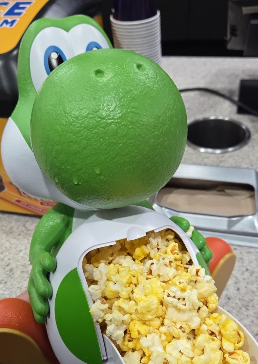 Yoshi Cape tweet media
