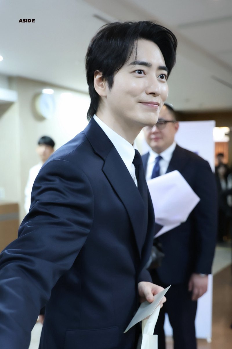 ᴀꜱɪᴅᴇ tweet media