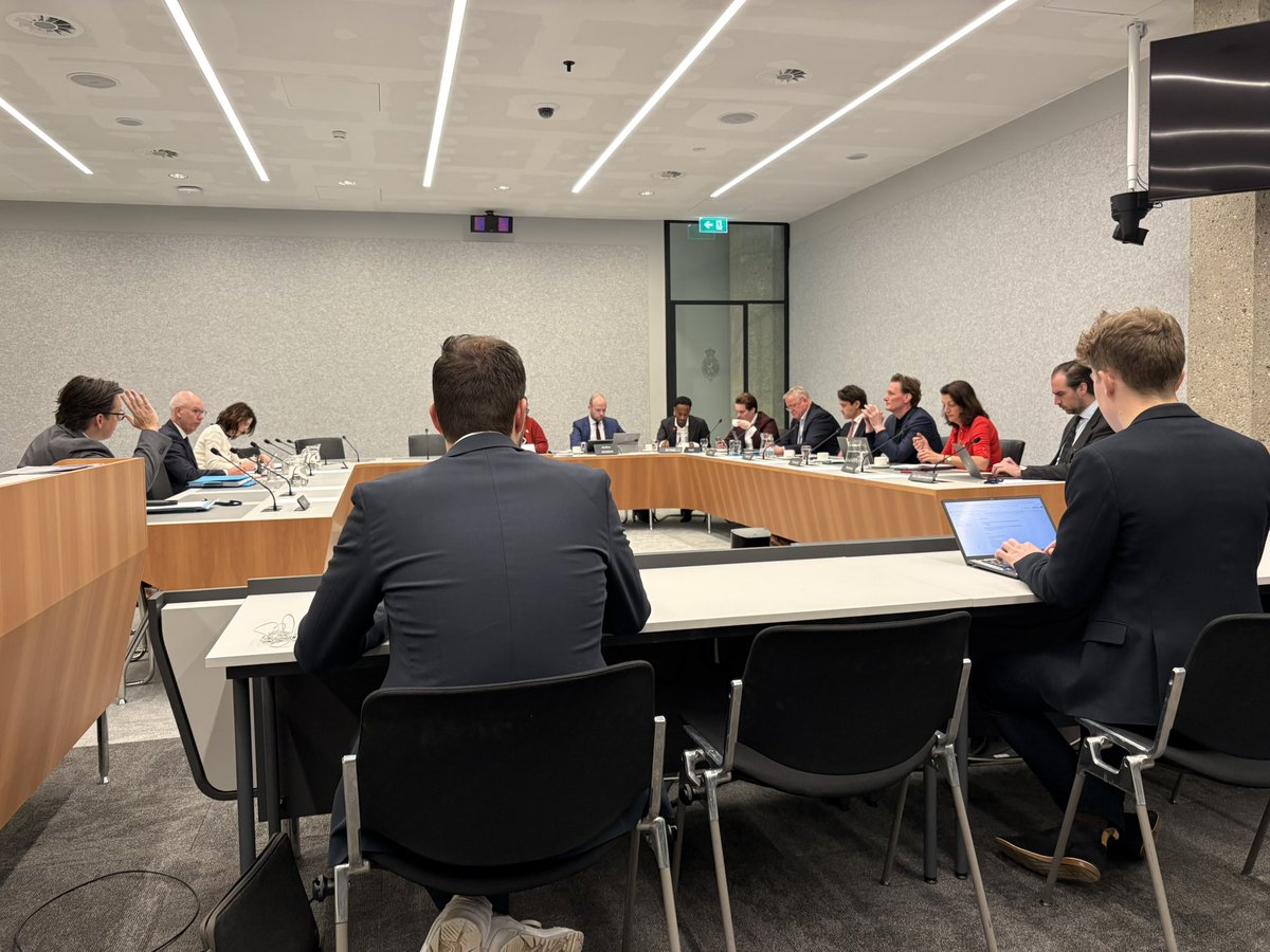 Mobility2022's tweet photo. Vandaag het eerste #OV en Taxidebat tussen de #tweedekamer en de nieuw aangetreden staatssecretaris Annet Bertram https://t.co/HIjF6htjcK