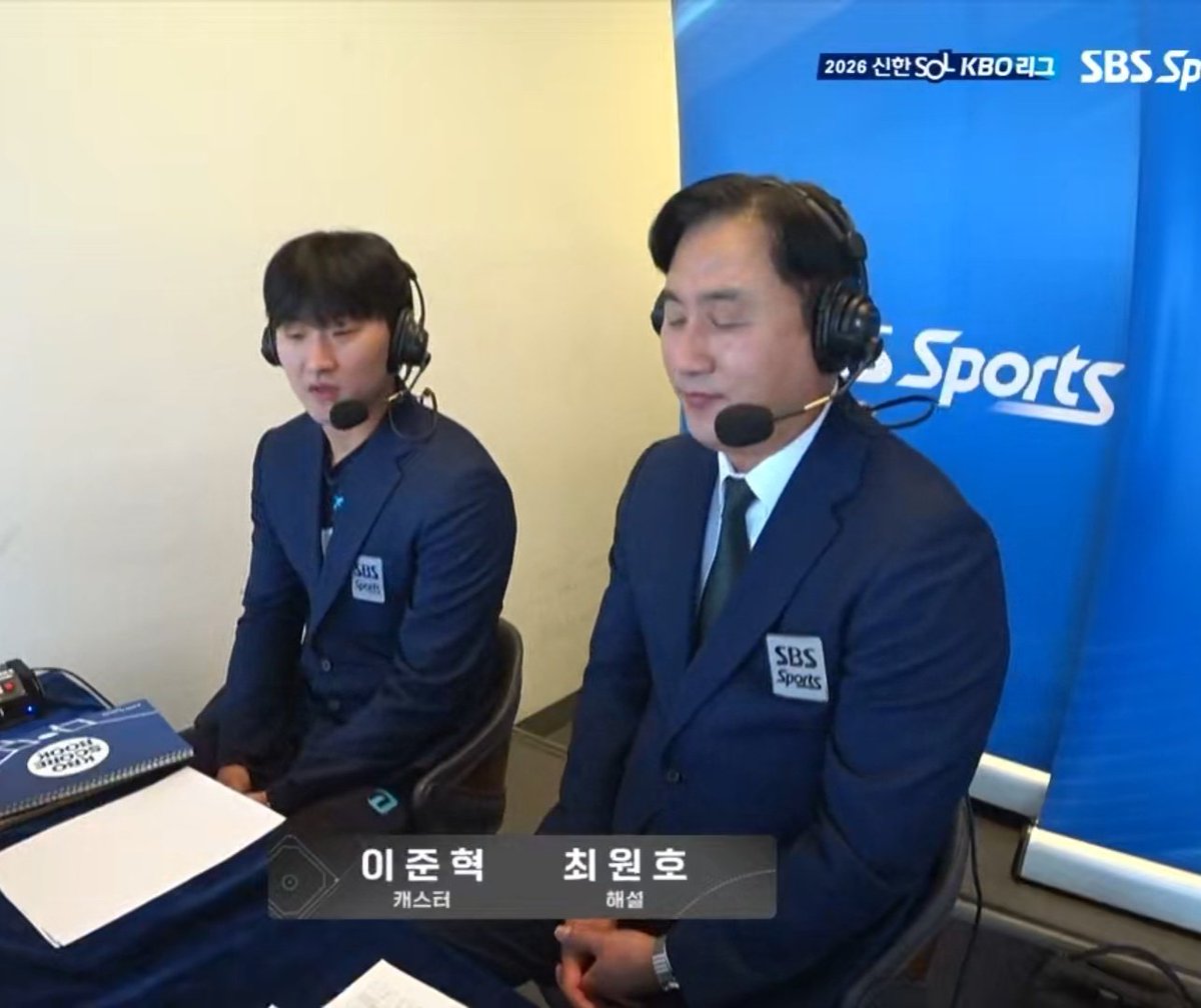 샤뀨ᡣ • . • 𐭩 tweet media