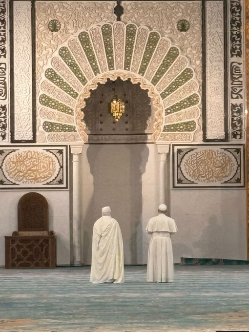 Naila_Ayad's tweet image. Muslims and Christians know how to be in peace.

#PopeLeo #Trump #Islam