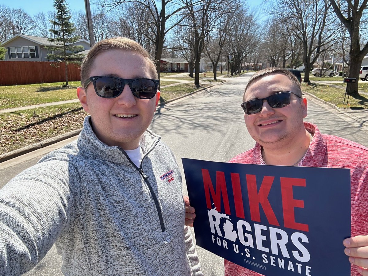 TeamMikeRogers's tweet photo. Warm weather = doors 🇺🇸 https://t.co/xiCLN99PQJ