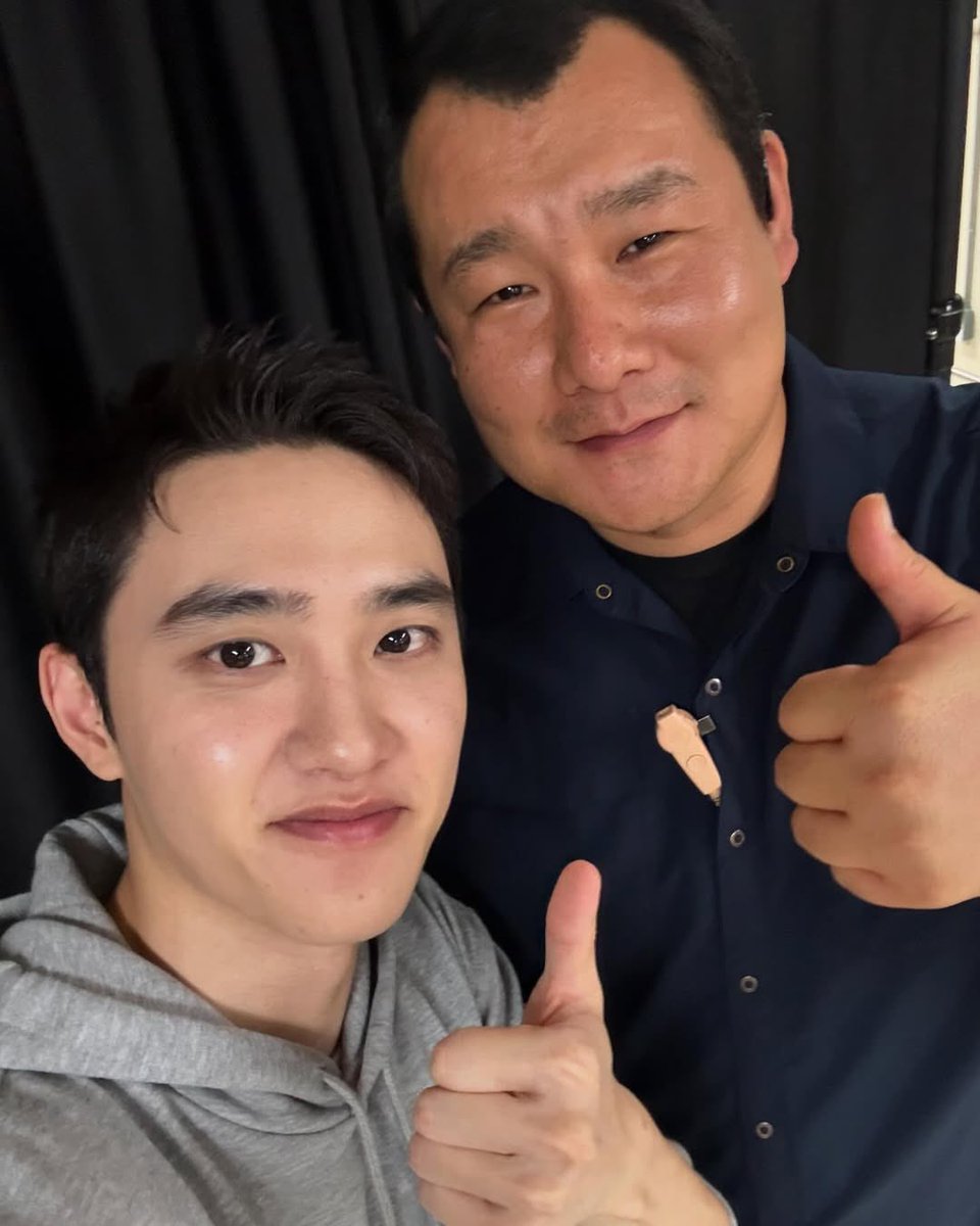 A • 도경수 tweet media