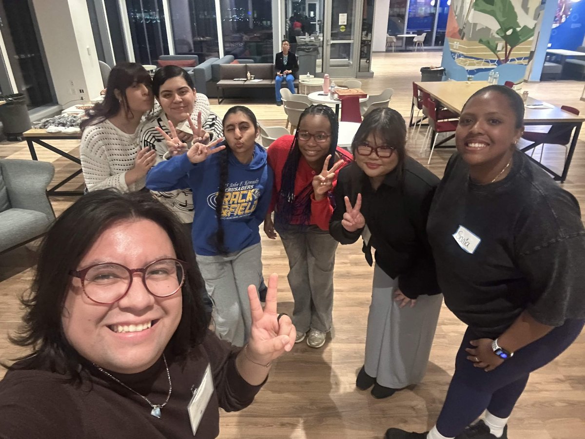 Chicago Scholars tweet media