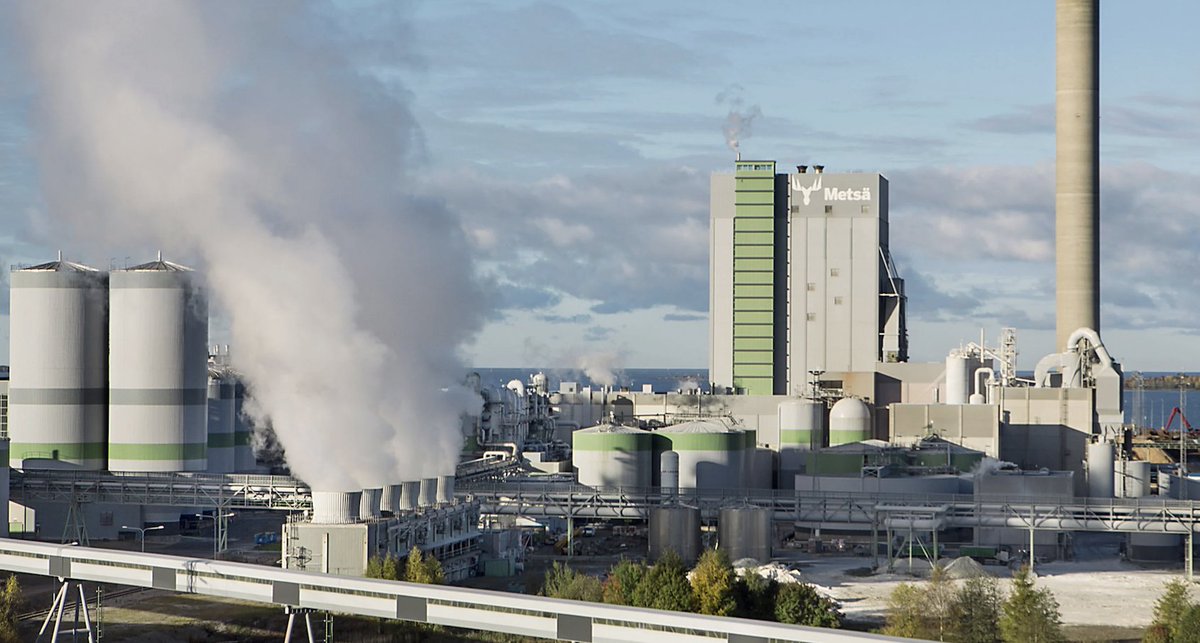 IntCorrCaseAssn's tweet photo. Metsä Group has started a pre-engineering project for the first commercial biogenic, i.e. wood-based, carbon capture plant with a nominal capacity of approximately 100,000 tonnes of captured wood-based carbon dioxide per year.

Read more: https://t.co/wFTwizgMfU https://t.co/uAEPWi5TS5