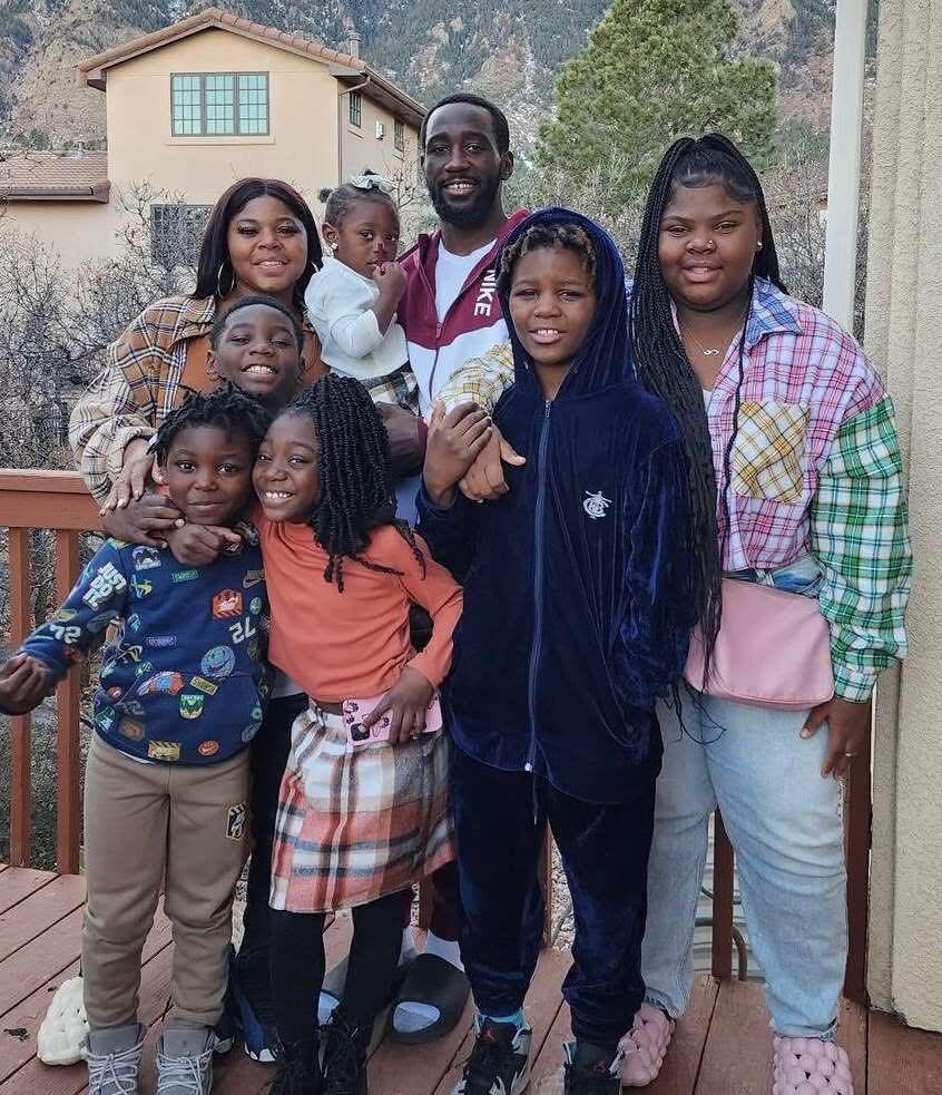 Terence Crawford with his family🖤