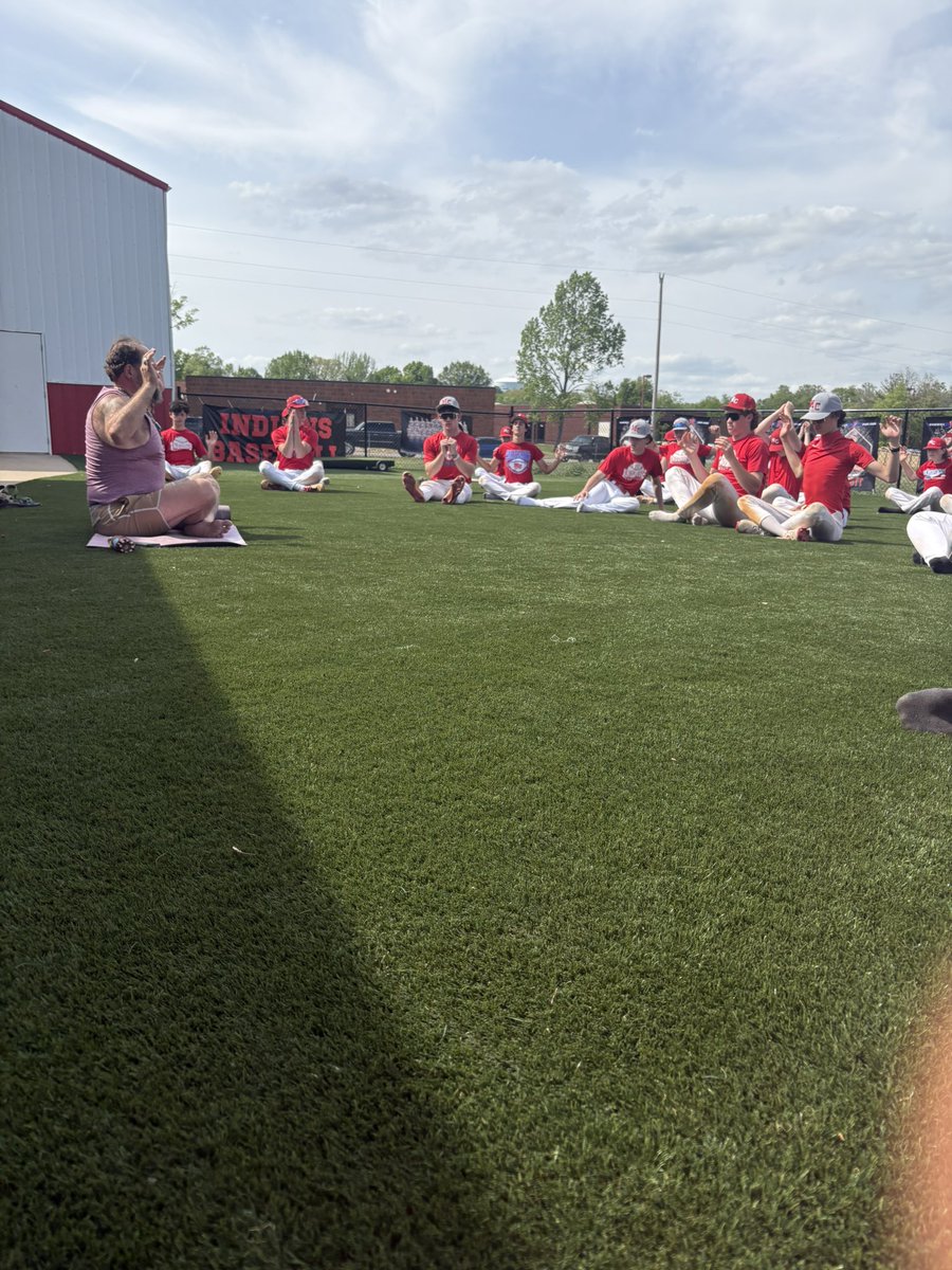 base_Indians1's tweet photo. Blessed to have Alumni Kennth Howell, founder of KJH CULTURE based in Colorado, come out today to
talk and work with our players! Taking care of yourself physically and mentally, breathing techniques &amp; yoga made for a great experience! https://t.co/zELjFs1TyO