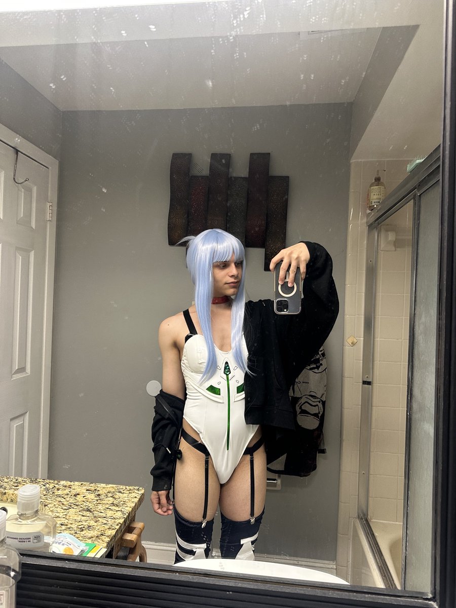 siren_avaa's tweet photo. pre photo shoot pics ;p 
-
#evangelion #rei #nsfw #femboy https://t.co/PmhGLnvqB7