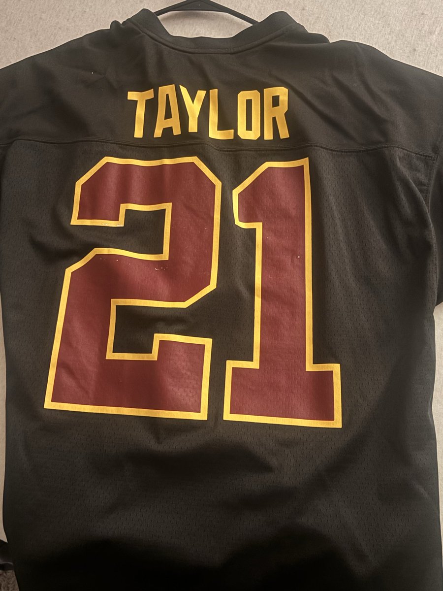 tjrdq's tweet photo. Thanks @Commanders  for the early gift #commanders https://t.co/0mSbTODTCu