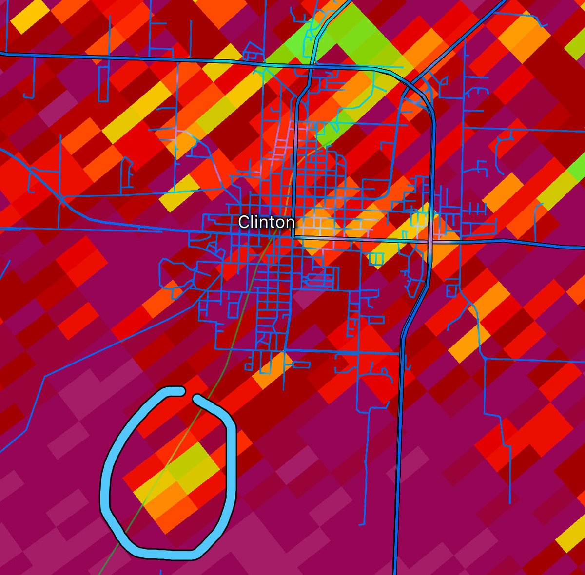 Damaging tornado impacting the eastern subdivisions of Clinton, MO!