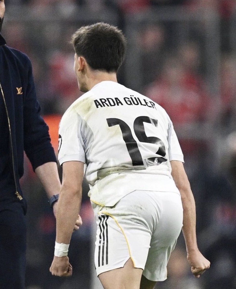 كلب جواو 😭👄 tweet media