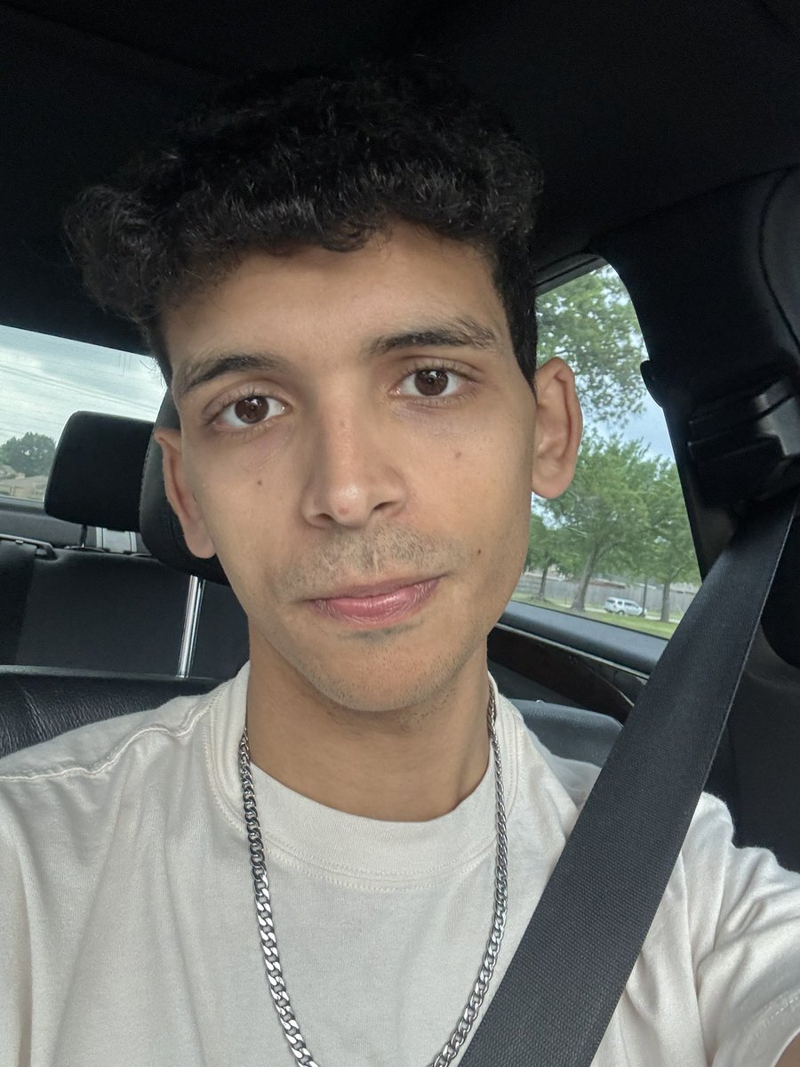 delinhell tweet media