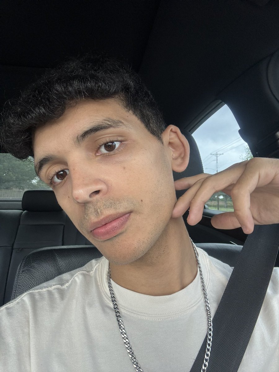 delinhell tweet media