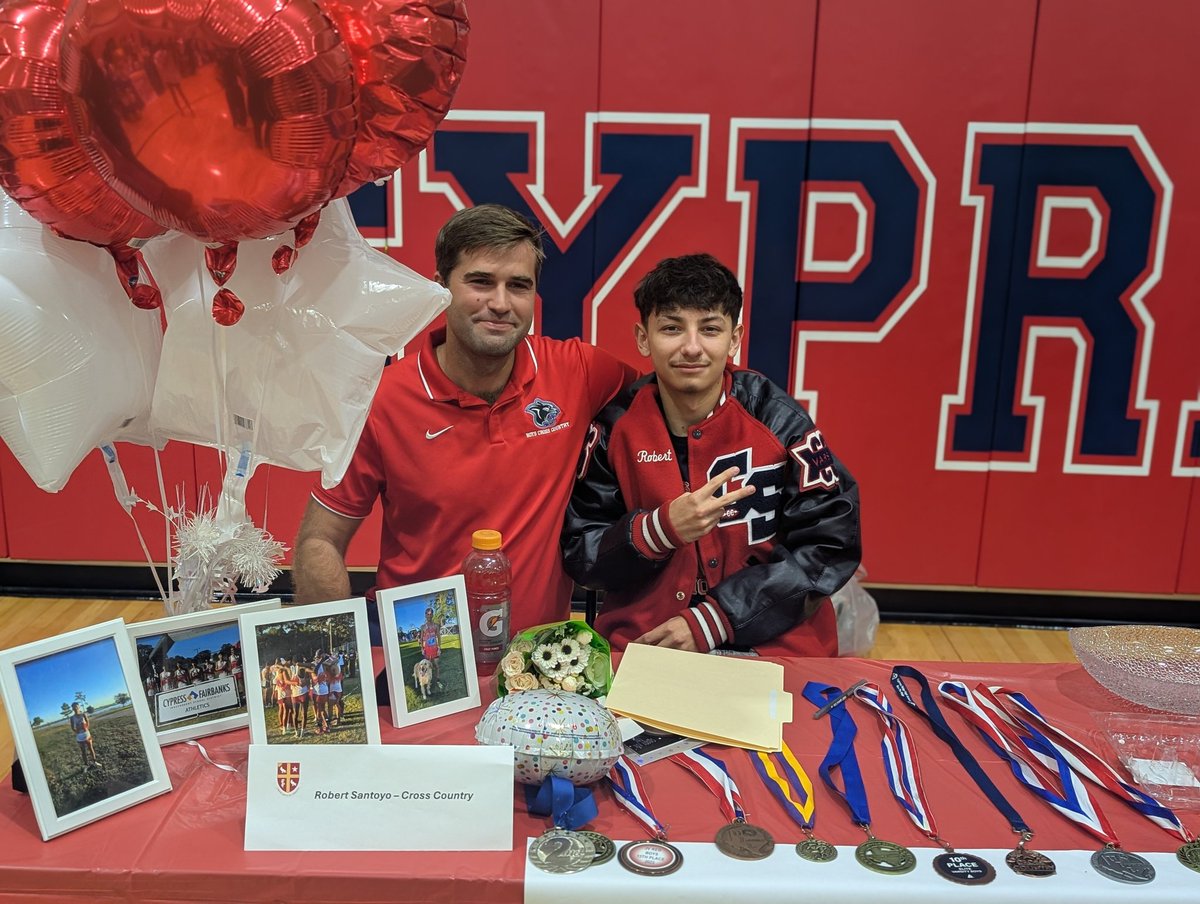 CySpringsXC's tweet photo. Robert Santoyo signed to University of St. Thomas today. He'll be a first generation college student and is excited to be part of @USTCeltsTrack 

Another senior who has made a pathway to success for himself by running at Cypress Springs HS. https://t.co/h1GBrZAnHQ