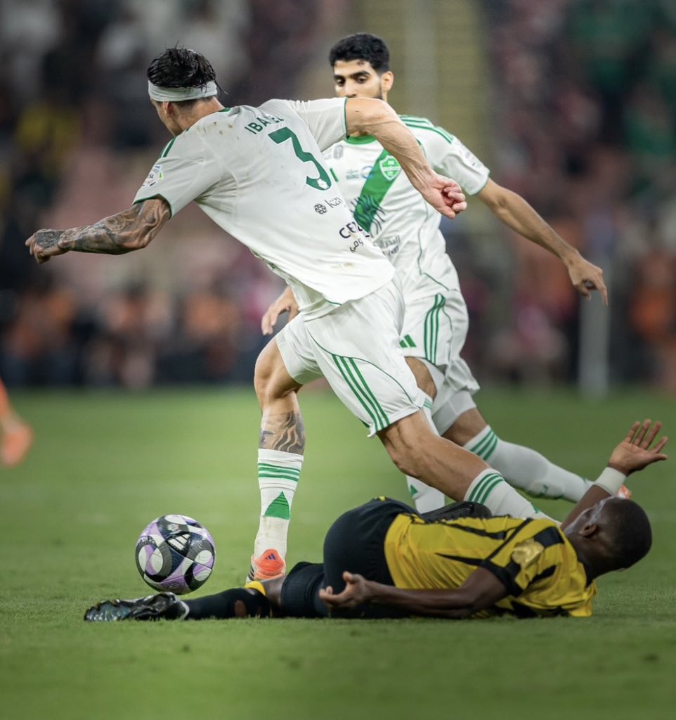 كاريزما 🎖 tweet media