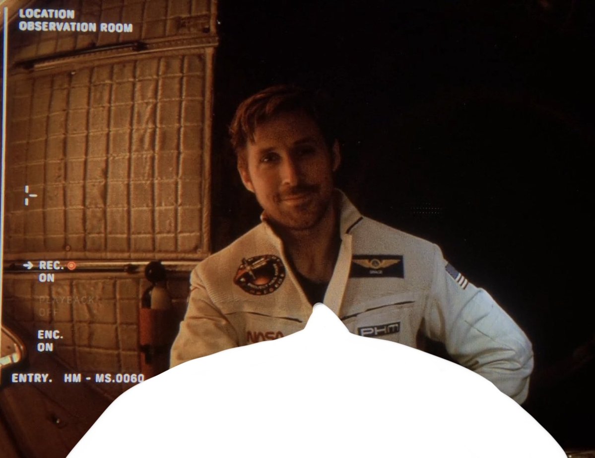 ana🧡 project hail mary piled tweet media